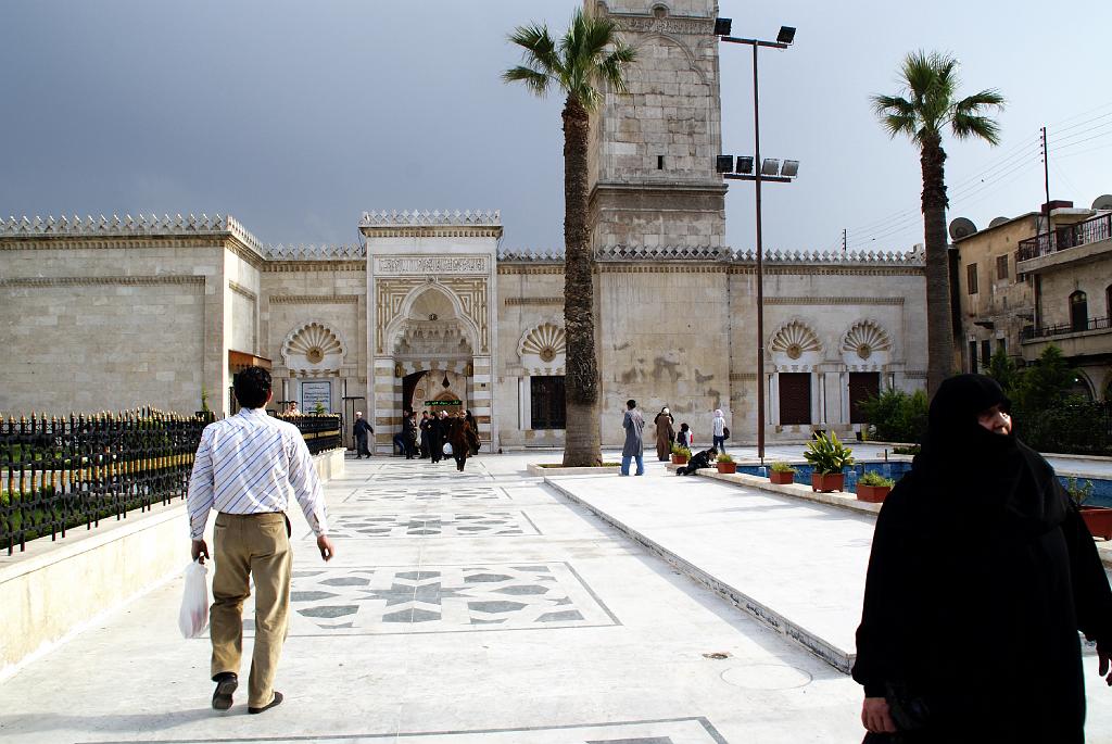 08 Aleppo la moschea.JPG